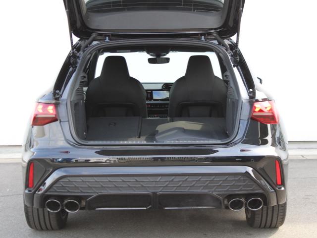 S3 スポーツバック ブラックAudi rings&ブラックスタイリングパッケージダンピングコントロールサスペンションSONOS 3Dサウンドシステムカラードブレーキキャリパーレッド(20枚目)