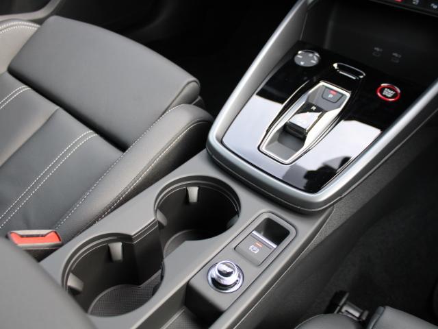 S3 スポーツバック ブラックAudi rings&ブラックスタイリングパッケージダンピングコントロールサスペンションSONOS 3Dサウンドシステムカラードブレーキキャリパーレッド(37枚目)