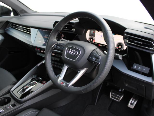 S3 スポーツバック ブラックAudi rings&ブラックスタイリングパッケージダンピングコントロールサスペンションSONOS 3Dサウンドシステムカラードブレーキキャリパーレッド(54枚目)