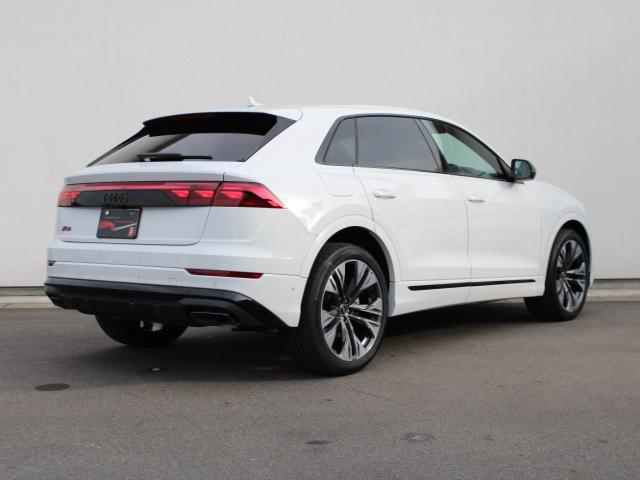 Q8 50TDIquattro S lineP レザーPコンフォートアシスタンスP パノラマサンルーフ ブラックスタイリングP インテリアプラスP OLEDリヤライトドアエントリーライト(4枚目)