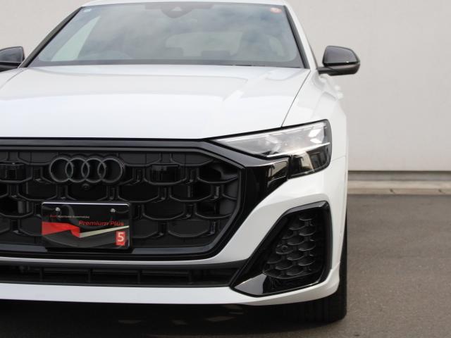 Q8 50TDIquattro S lineP レザーPコンフォートアシスタンスP パノラマサンルーフ ブラックスタイリングP インテリアプラスP OLEDリヤライトドアエントリーライト(6枚目)