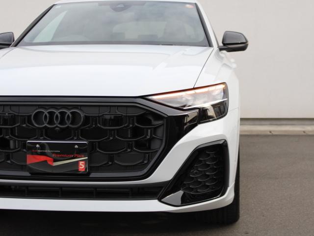 Q8 50TDIquattro S lineP レザーPコンフォートアシスタンスP パノラマサンルーフ ブラックスタイリングP インテリアプラスP OLEDリヤライトドアエントリーライト(7枚目)