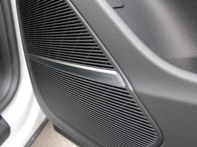 Q8 50TDIquattro S lineP レザーPコンフォートアシスタンスP パノラマサンルーフ ブラックスタイリングP インテリアプラスP OLEDリヤライトドアエントリーライト(13枚目)