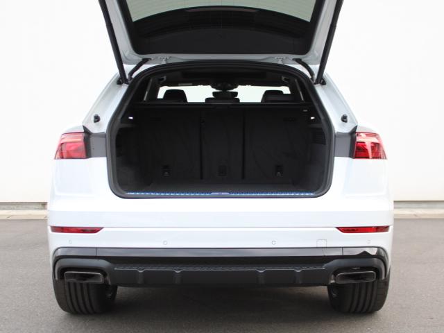 Q8 50TDIquattro S lineP レザーPコンフォートアシスタンスP パノラマサンルーフ ブラックスタイリングP インテリアプラスP OLEDリヤライトドアエントリーライト(20枚目)