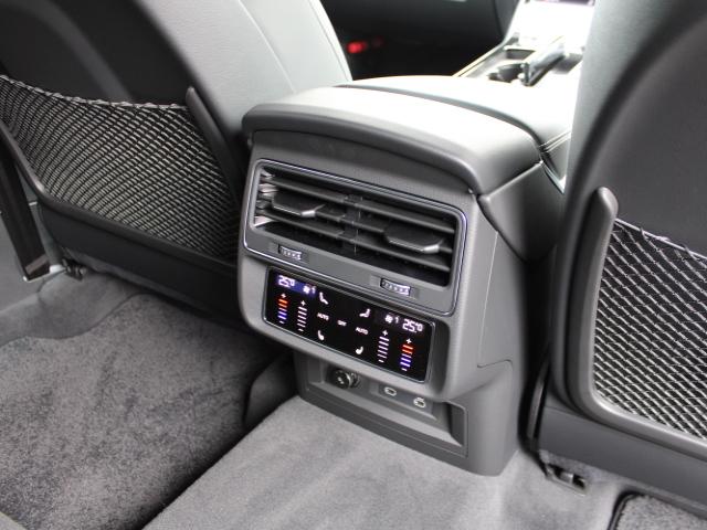 Q8 50TDIquattro S lineP レザーPコンフォートアシスタンスP パノラマサンルーフ ブラックスタイリングP インテリアプラスP OLEDリヤライトドアエントリーライト(24枚目)