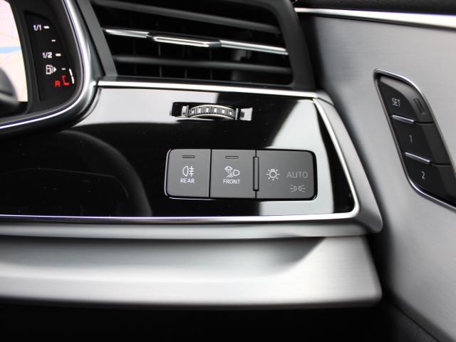 Q8 50TDIquattro S lineP レザーPコンフォートアシスタンスP パノラマサンルーフ ブラックスタイリングP インテリアプラスP OLEDリヤライトドアエントリーライト(34枚目)