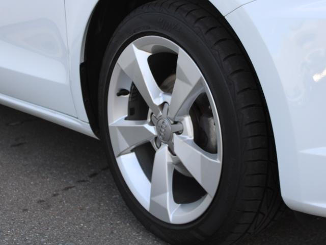 Ａ１スポーツバック １．０ＴＦＳＩスポーツ　ＭＭＩナビゲーション　アドバンストキーシステム　オートマチックエアコンディショナー（8枚目）