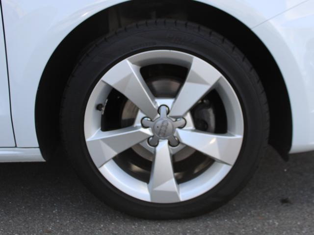 Ａ１スポーツバック １．０ＴＦＳＩスポーツ　ＭＭＩナビゲーション　アドバンストキーシステム　オートマチックエアコンディショナー（9枚目）