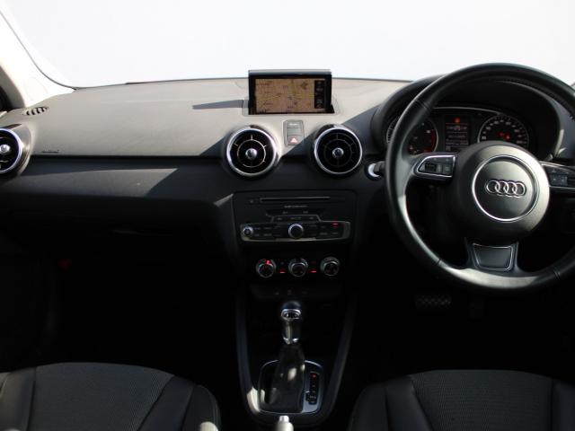 Ａ１スポーツバック １．０ＴＦＳＩスポーツ　ＭＭＩナビゲーション　アドバンストキーシステム　オートマチックエアコンディショナー（39枚目）