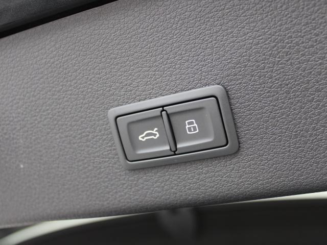 Q8スポーツバック e-トロン 55e-トロンクワトロ Sライン サイレンスP インテリアP Audirings&ブラックスタイリングP 電動リアゲート エアサス CARPLAY ETC ACC シートヒーターF/R(9枚目)