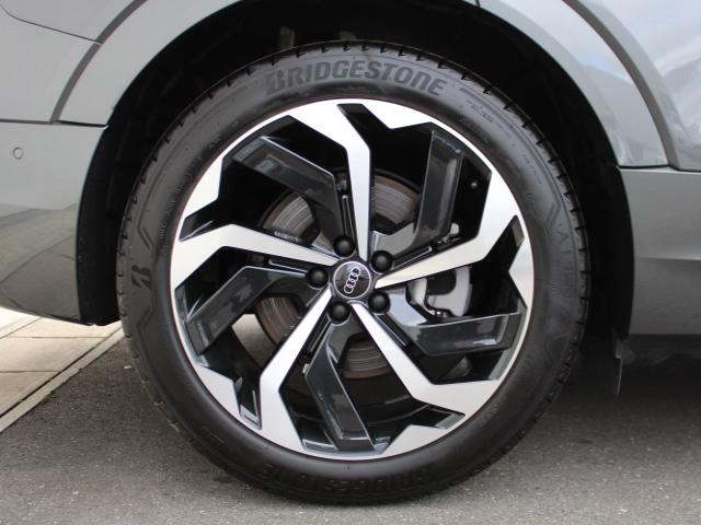 Q8スポーツバック e-トロン 55e-トロンクワトロ Sライン サイレンスP インテリアP Audirings&ブラックスタイリングP 電動リアゲート エアサス CARPLAY ETC ACC シートヒーターF/R(12枚目)