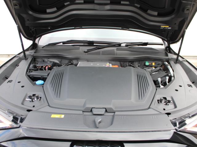 Q8スポーツバック e-トロン 55e-トロンクワトロ Sライン サイレンスP インテリアP Audirings&ブラックスタイリングP 電動リアゲート エアサス CARPLAY ETC ACC シートヒーターF/R(14枚目)