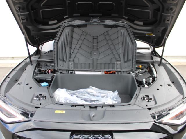 Q8スポーツバック e-トロン 55e-トロンクワトロ Sライン サイレンスP インテリアP Audirings&ブラックスタイリングP 電動リアゲート エアサス CARPLAY ETC ACC シートヒーターF/R(15枚目)