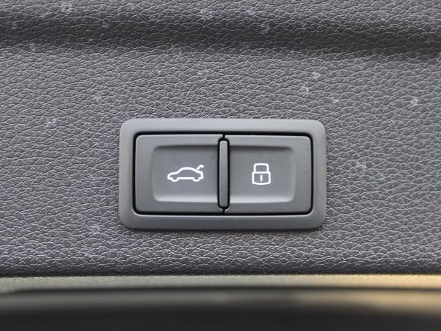 Q3スポーツバック ダイナミックエディション 特別仕様車 ダンピングコントロール コンビニエンス&アシスタンスP テクノロジーP プラスP プライバシーガラス サラウンドビューカメラ 電動リアゲート CARPLAY ETC ACC(9枚目)