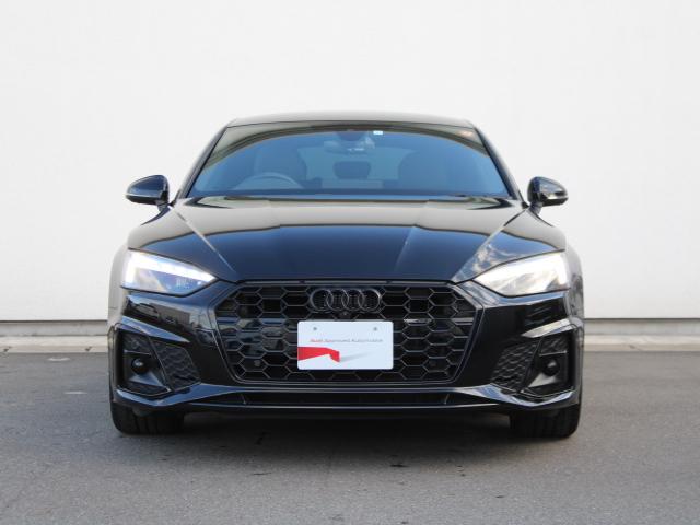 Ａ５スポーツバック ブラックスタイルプラス　コンフォートＰ　Ａｕｄｉ　ｒｉｎｇｓ＆ブラックスタイリングＰ　ワイヤレスチャージング　サラウンドビューカメラ／パークアシスト　電動リアゲート　マルチカラーアンビエントライト（2枚目）