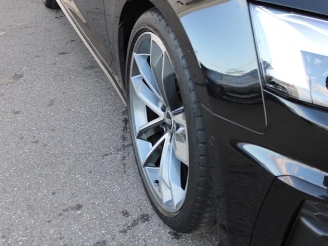 Ａ５スポーツバック ブラックスタイルプラス　コンフォートＰ　Ａｕｄｉ　ｒｉｎｇｓ＆ブラックスタイリングＰ　ワイヤレスチャージング　サラウンドビューカメラ／パークアシスト　電動リアゲート　マルチカラーアンビエントライト（10枚目）