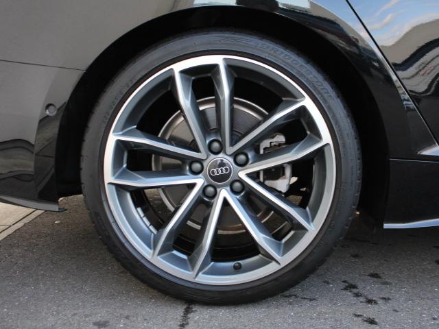 Ａ５スポーツバック ブラックスタイルプラス　コンフォートＰ　Ａｕｄｉ　ｒｉｎｇｓ＆ブラックスタイリングＰ　ワイヤレスチャージング　サラウンドビューカメラ／パークアシスト　電動リアゲート　マルチカラーアンビエントライト（11枚目）