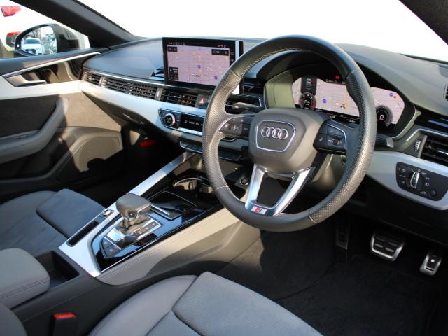 Ａ５スポーツバック ブラックスタイルプラス　コンフォートＰ　Ａｕｄｉ　ｒｉｎｇｓ＆ブラックスタイリングＰ　ワイヤレスチャージング　サラウンドビューカメラ／パークアシスト　電動リアゲート　マルチカラーアンビエントライト（13枚目）