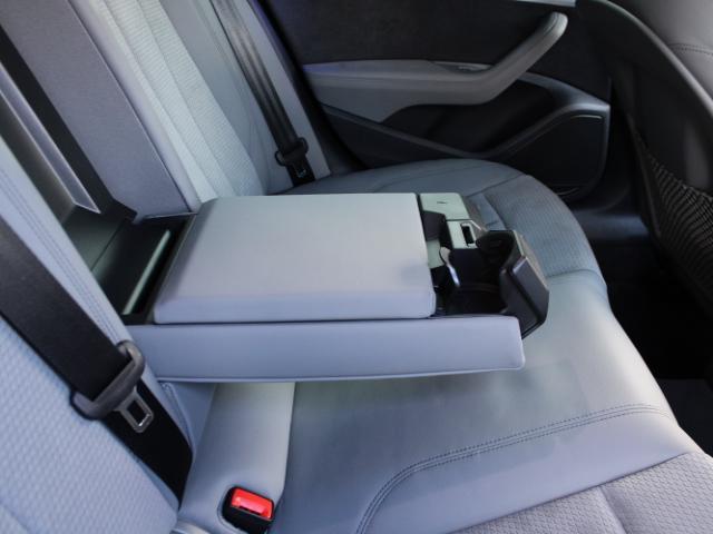 Ａ５スポーツバック ブラックスタイルプラス　コンフォートＰ　Ａｕｄｉ　ｒｉｎｇｓ＆ブラックスタイリングＰ　ワイヤレスチャージング　サラウンドビューカメラ／パークアシスト　電動リアゲート　マルチカラーアンビエントライト（21枚目）