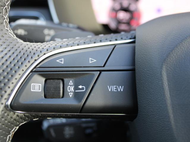 Ａ５スポーツバック ブラックスタイルプラス　コンフォートＰ　Ａｕｄｉ　ｒｉｎｇｓ＆ブラックスタイリングＰ　ワイヤレスチャージング　サラウンドビューカメラ／パークアシスト　電動リアゲート　マルチカラーアンビエントライト（28枚目）