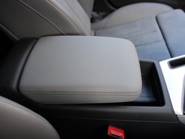 Ａ５スポーツバック ブラックスタイルプラス　コンフォートＰ　Ａｕｄｉ　ｒｉｎｇｓ＆ブラックスタイリングＰ　ワイヤレスチャージング　サラウンドビューカメラ／パークアシスト　電動リアゲート　マルチカラーアンビエントライト（44枚目）