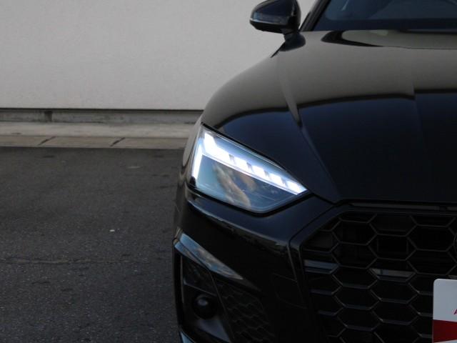 Ａ５スポーツバック ブラックスタイルプラス　コンフォートＰ　Ａｕｄｉ　ｒｉｎｇｓ＆ブラックスタイリングＰ　ワイヤレスチャージング　サラウンドビューカメラ／パークアシスト　電動リアゲート　マルチカラーアンビエントライト（46枚目）