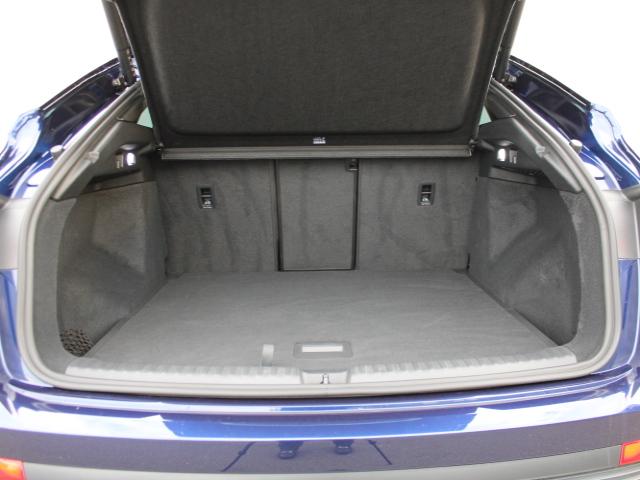 Q4スポーツバック e-トロン 40e-トロン Sライン SlineインテリアプラスP S line P 電動シート マルチカラーアンビエントライティング マトリクスLEDヘッドライト シートヒーター CARPLAY ETC ACC サイドアシスト(6枚目)