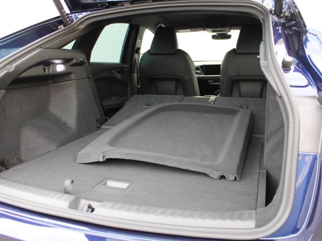 Q4スポーツバック e-トロン 40e-トロン Sライン SlineインテリアプラスP S line P 電動シート マルチカラーアンビエントライティング マトリクスLEDヘッドライト シートヒーター CARPLAY ETC ACC サイドアシスト(8枚目)