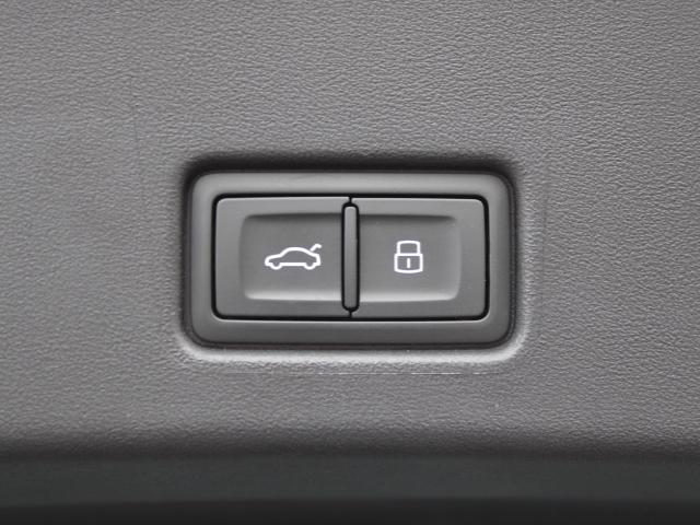 Q4スポーツバック e-トロン 40e-トロン Sライン SlineインテリアプラスP S line P 電動シート マルチカラーアンビエントライティング マトリクスLEDヘッドライト シートヒーター CARPLAY ETC ACC サイドアシスト(9枚目)