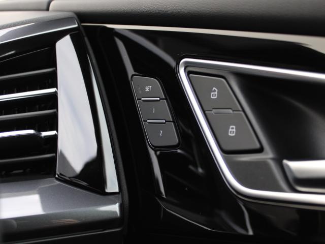 Q4スポーツバック e-トロン 40e-トロン Sライン SlineインテリアプラスP S line P 電動シート マルチカラーアンビエントライティング マトリクスLEDヘッドライト シートヒーター CARPLAY ETC ACC サイドアシスト(26枚目)