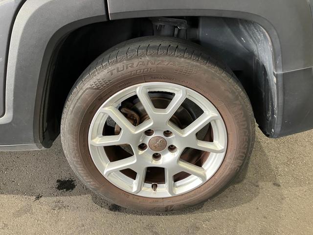 ジープ・レネゲード リミテッド　認定中古車保証　整備付　ＡＣＣ　ＢＳＭ　レザーシート　シートヒーター　バックカメラ　アップルカープレイ　パワーシート　ＥＴＣ２．０　レーンキープ　パークセンサー　純正アルミホイール（8枚目）