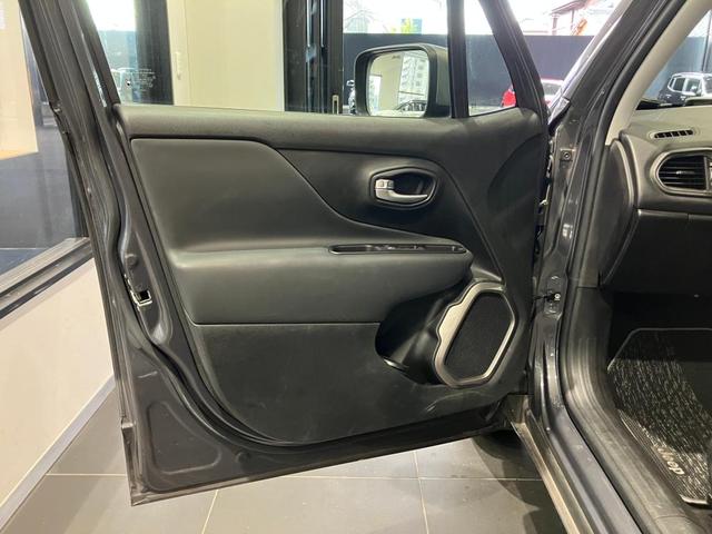 ジープ・レネゲード リミテッド　認定中古車保証　整備付　ＡＣＣ　ＢＳＭ　レザーシート　シートヒーター　バックカメラ　アップルカープレイ　パワーシート　ＥＴＣ２．０　レーンキープ　パークセンサー　純正アルミホイール（18枚目）