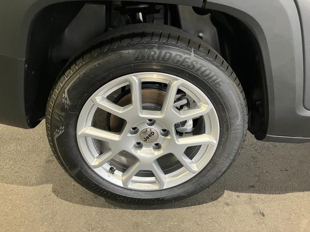 ジープ・レネゲード アルティテュード　ｅ－ハイブリッド　当社デモカー　新車保証継承　最終モデル　マイルドハイブリッド　アイシンナビ　カープレイ　ＡＣＣ　ＢＳＭ　ＬＥＤヘッドライト　シートヒーター　パワーシート（11枚目）