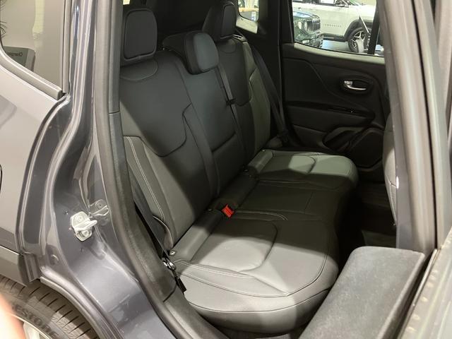 ジープ・レネゲード アルティテュード　ｅ－ハイブリッド　当社デモカー　新車保証継承　最終モデル　マイルドハイブリッド　アイシンナビ　カープレイ　ＡＣＣ　ＢＳＭ　ＬＥＤヘッドライト　シートヒーター　パワーシート（18枚目）