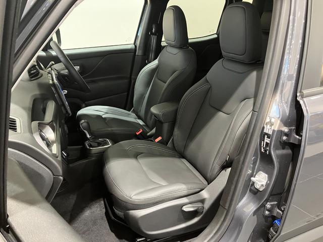 ジープ・レネゲード アルティテュード　ｅ－ハイブリッド　当社デモカー　新車保証継承　最終モデル　マイルドハイブリッド　アイシンナビ　カープレイ　ＡＣＣ　ＢＳＭ　ＬＥＤヘッドライト　シートヒーター　パワーシート（21枚目）