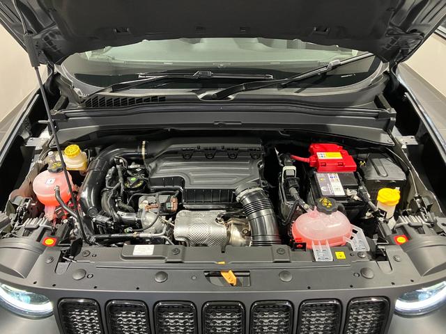 ジープ・レネゲード アルティテュード　ｅ－ハイブリッド　当社デモカー　新車保証継承　最終モデル　マイルドハイブリッド　アイシンナビ　カープレイ　ＡＣＣ　ＢＳＭ　ＬＥＤヘッドライト　シートヒーター　パワーシート（32枚目）