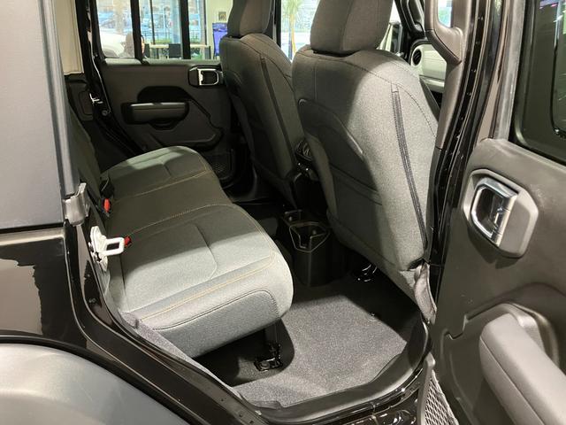 �E���A�V�[�g�A�����Ƀh�����N�z���_�[�������܂��B