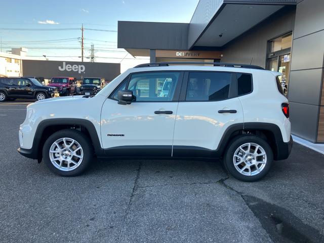 ジープ・レネゲード アルティテュード e-ハイブリッド 新車保証継承 弊社試乗車 Applecarplay/androidauto アダプティブクルーズコントロール 前面衝突警報 シートヒーター ハンドルヒーター(9枚目)