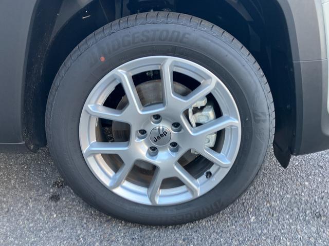 ジープ・レネゲード アルティテュード e-ハイブリッド 新車保証継承 弊社試乗車 Applecarplay/androidauto アダプティブクルーズコントロール 前面衝突警報 シートヒーター ハンドルヒーター(11枚目)