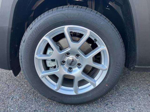 ジープ・レネゲード アルティテュード e-ハイブリッド 新車保証継承 弊社試乗車 Applecarplay/androidauto アダプティブクルーズコントロール 前面衝突警報 シートヒーター ハンドルヒーター(12枚目)