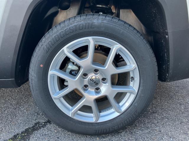 ジープ・レネゲード アルティテュード e-ハイブリッド 新車保証継承 弊社試乗車 Applecarplay/androidauto アダプティブクルーズコントロール 前面衝突警報 シートヒーター ハンドルヒーター(13枚目)