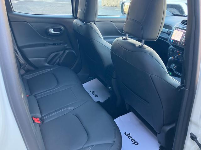 ジープ・レネゲード アルティテュード e-ハイブリッド 新車保証継承 弊社試乗車 Applecarplay/androidauto アダプティブクルーズコントロール 前面衝突警報 シートヒーター ハンドルヒーター(18枚目)