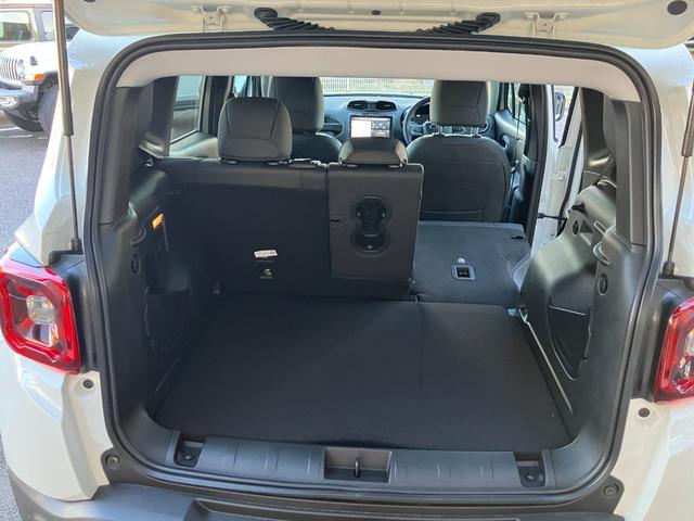 ジープ・レネゲード アルティテュード e-ハイブリッド 新車保証継承 弊社試乗車 Applecarplay/androidauto アダプティブクルーズコントロール 前面衝突警報 シートヒーター ハンドルヒーター(28枚目)