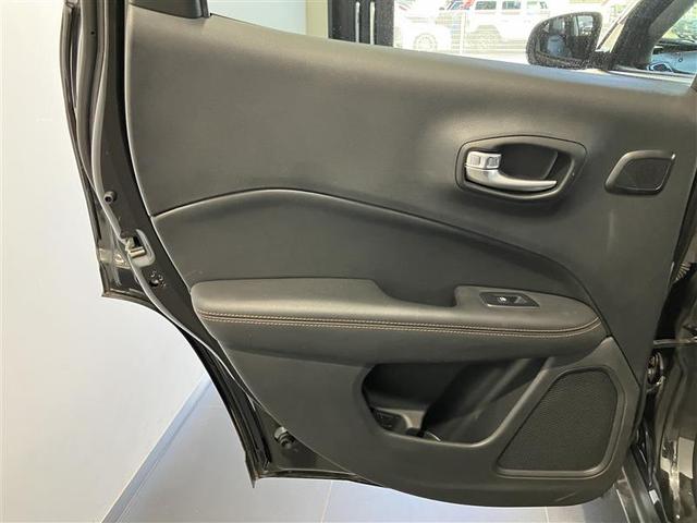 左後ドアパネルです。