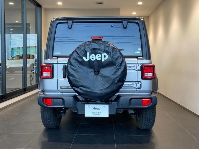 ジープ・ラングラーアンリミテッド フリーダムエディション バックカメラ 純正17インチアルミホイール ハーフレザーシート ETC サイドステップ サイドカメラ フロントカメラ AppleCarPlay/AndroidAuto(8枚目)