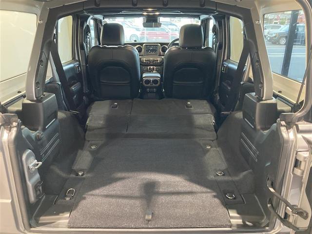 ジープ・ラングラーアンリミテッド フリーダムエディション バックカメラ 純正17インチアルミホイール ハーフレザーシート ETC サイドステップ サイドカメラ フロントカメラ AppleCarPlay/AndroidAuto(28枚目)