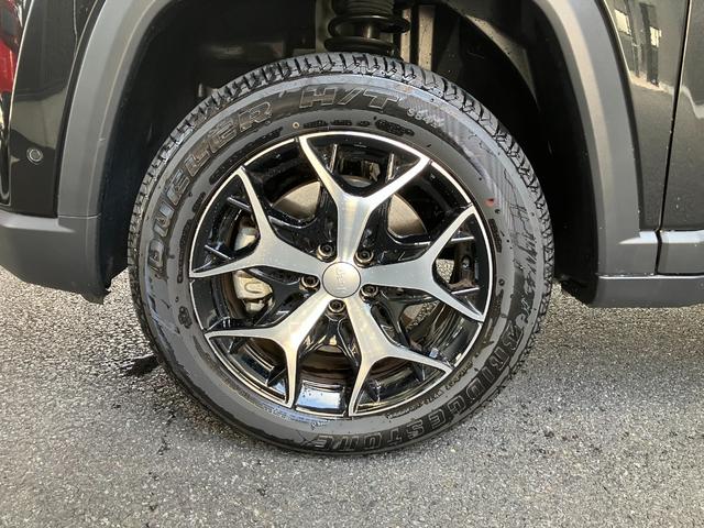 ジープ・コマンダー リミテッド　新車保証継承　整備有　サンルーフ　デモカー　試乗車　純正アルミホイール　レーダークルーズ　電動リアゲート　ＬＥＤヘッドライト　ＬＥＤフォグランプ（14枚目）