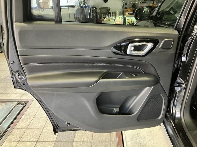 ジープ・コマンダー リミテッド　新車保証継承　整備有　サンルーフ　デモカー　試乗車　純正アルミホイール　レーダークルーズ　電動リアゲート　ＬＥＤヘッドライト　ＬＥＤフォグランプ（27枚目）