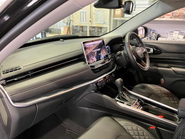 ジープ・コマンダー リミテッド　新車保証継承　整備有　サンルーフ　デモカー　試乗車　純正アルミホイール　レーダークルーズ　電動リアゲート　ＬＥＤヘッドライト　ＬＥＤフォグランプ（21枚目）