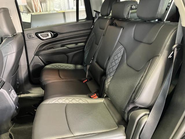 ジープ・コマンダー リミテッド　新車保証継承　整備有　サンルーフ　デモカー　試乗車　純正アルミホイール　レーダークルーズ　電動リアゲート　ＬＥＤヘッドライト　ＬＥＤフォグランプ（25枚目）